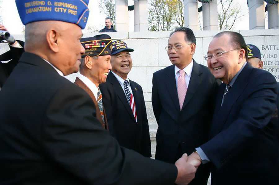 Daniel Inouye with veterans.